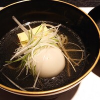 花邑 - すっぽんの具を包んだ団子のすまし汁