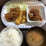 居喰処 光 - 2020/12/16
      本日の日替り ヒレイカフライ定食 500円
