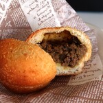 西麻布 焼肉 X - お土産のカレーパン