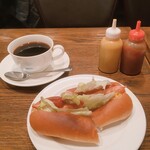 ぽえむ - ホットコーヒー/ホットドッグ