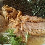 麺や しし丸。 - しし丸らーめん・・・角度変えて撮影