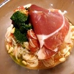 ハタケ青山 - 藤井さんの有機トマトのジェノベーゼ冷製カッペリーニ