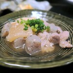 九州亭 - 根菜類と鶏肉が入った塩煮込み