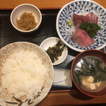 はせ部 - 本まぐろ刺身定食@795円