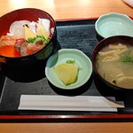 庄や - 【2020.12.16(水)】海鮮丼(並盛)500円