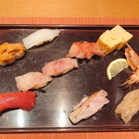 築地青空三代目  銀座三越 - ランチ5000円の。
                    うに、いか、まぐろ、たい、あじ、あかがい、卵、のどくろ、車海老