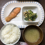 居喰処 光 - 2020/12/17
      本日の日替り 焼魚定食 500円