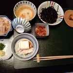 あさば - なんとか餅    ひじき   焼き生麩  桜えび
      湯豆腐