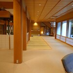 あさば - この広々と した 何も置かない 潔さ