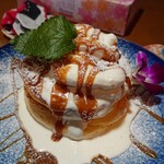 カフエバーアンドレストラン 花園 - キャラメルミルクのパンケーキ
