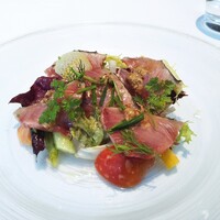 KINOE - 前菜1　本日の鮮魚のカルパッチョ たっぷりの彩り無農薬野菜と
