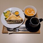 カフェ ハロゲン - 