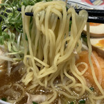 丸源ラーメン - 麺リフト