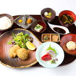 Wagyu minced meat cutlet and sashimi set