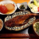 栄夏 - ホウボウの煮付け定食