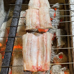 旬ものと日本酒 とみ笑 - 山口の半天然鰻