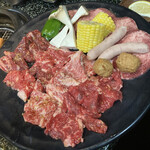 Yakiniku Suehirokan - 限定メニューの大皿（＾∇＾）