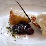 ベラ・ルーサ - 2020/11/23  ミルフィーユとアイスのデザート