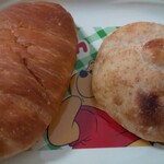 パンドコウ - 塩パンとライ麦豚まん。旨し。