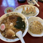 雅 - ラーメン、半チャーハン、餃子のDセット