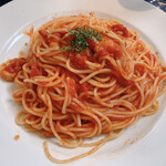 トラットリア・イタリア - 小エビとキノコのトマトソーススパゲッティ