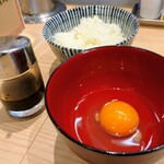 中華そば ふじ田 - 卵かけご飯200円税込。