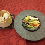 中国料理 黄河 - 点心、アイナメと烏賊の塩味炒め