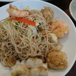 健民ダイニング - 本日のランチに追加できる海鮮焼きビーフン。