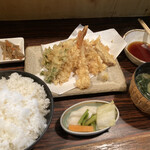 新日本料理 春 - 天ぷら定食。