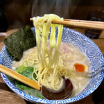 麺屋なごみ - 塩白湯麺 麺アップ