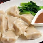 Boiled Gyoza / Dumpling with sesame sauce (5 pieces)