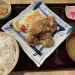 新大阪 海鮮食堂 おーうえすと - 鶏の唐揚げ (*´-`) 定食