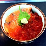五聚富 - サーモンいくら丼　１３２０円