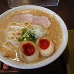 麺や しき - 味噌三昧　濃厚玉子トッピング