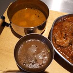 ゼロワンカレーA.o.D - カルナータカ サンバル（上）、ラッサム（下）