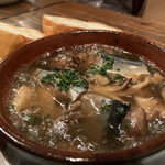 オルタナ - 秋刀魚とまいたけのアヒージョ