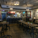 Juliana's PIZZA - 店内風景。他にお客さんがいなかったので店舗許可をもらって撮影。まさかこの大人気店で誰もいない店内写真を撮れるとは。。。