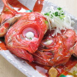Nihonshu To Sakana Chikaku Shinyokohama - 金目鯛のカブト煮