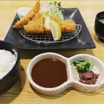 Tonkatsu Kewaike - 配膳が美しいです。