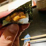 味あら井 - はだてのウニとアオリイカを海苔で包んで