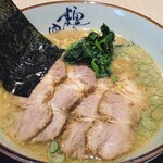究極ラーメン 横濱家 - 料理写真:
