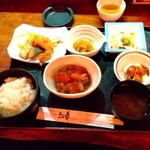 Ebisu - えび寿定食。豚の角煮&さわら竜田揚げ&あんこう唐揚げ&小鉢3品。750円。