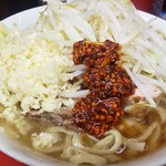 ラーメン二郎 - 小ラーメンニンニク多めラー油