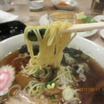 香林 - 麺は中細麺