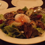 Bar à Vin ムッシュ ヨースケ - 鶏ハツとレンズ豆のサラダ