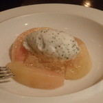 Bar à Vin ムッシュ ヨースケ - 桃のコンポートとジェルとジェラート