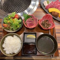 近江牛専門店 万葉 まえだ亭 - 