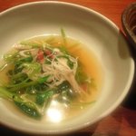 鯨肉と野菜を煮たスープ（？）。美味しかったです。