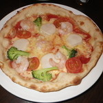 ブロッコリー - シーフードのピザ