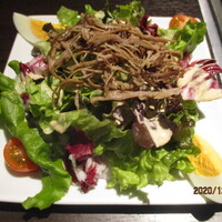 焼肉 じゅん - 小型牧場牛のコンビーフのせサラダ